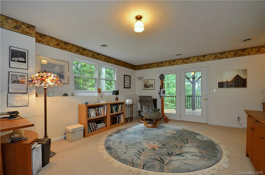442 Presidential Drive - Photo 13
