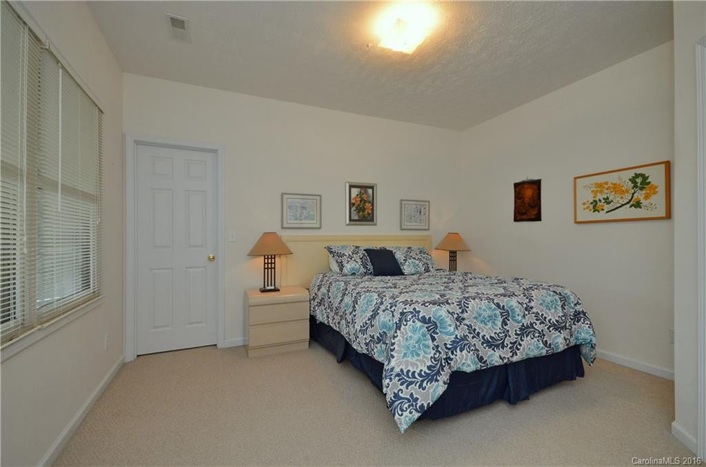 442 Presidential Drive - Photo 15