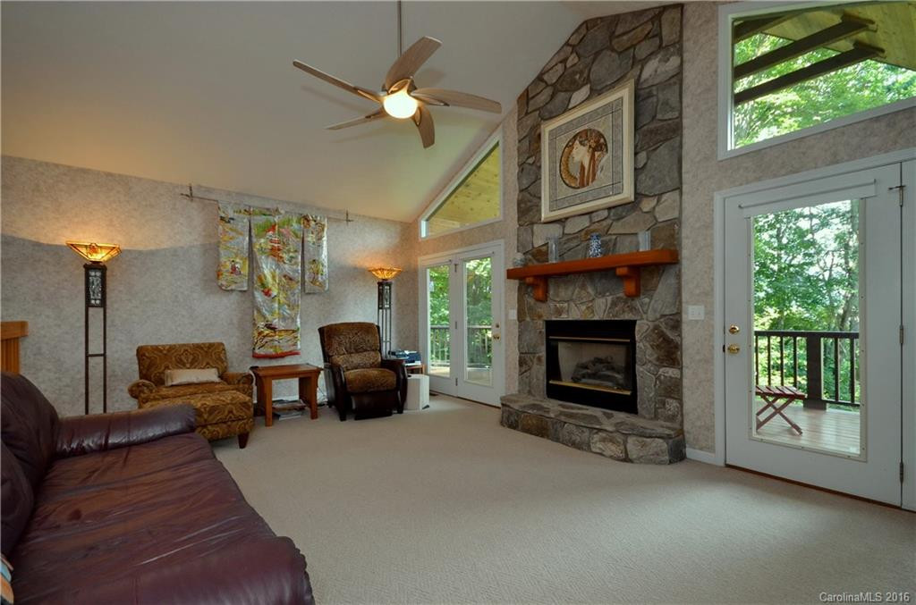 442 Presidential Drive - Photo 3