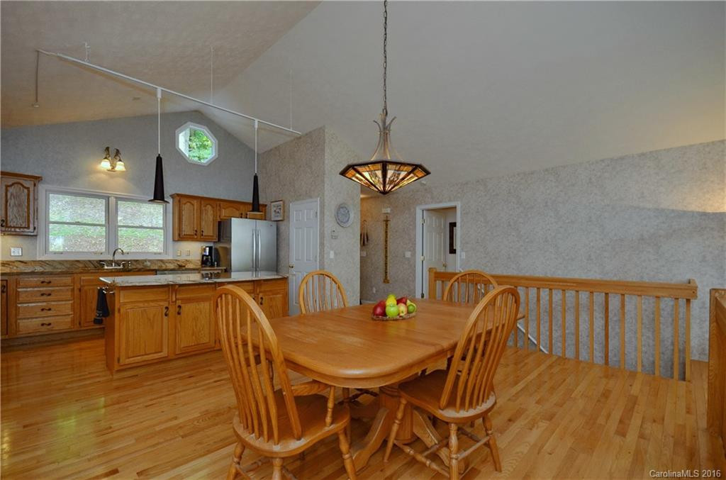 442 Presidential Drive - Photo 5