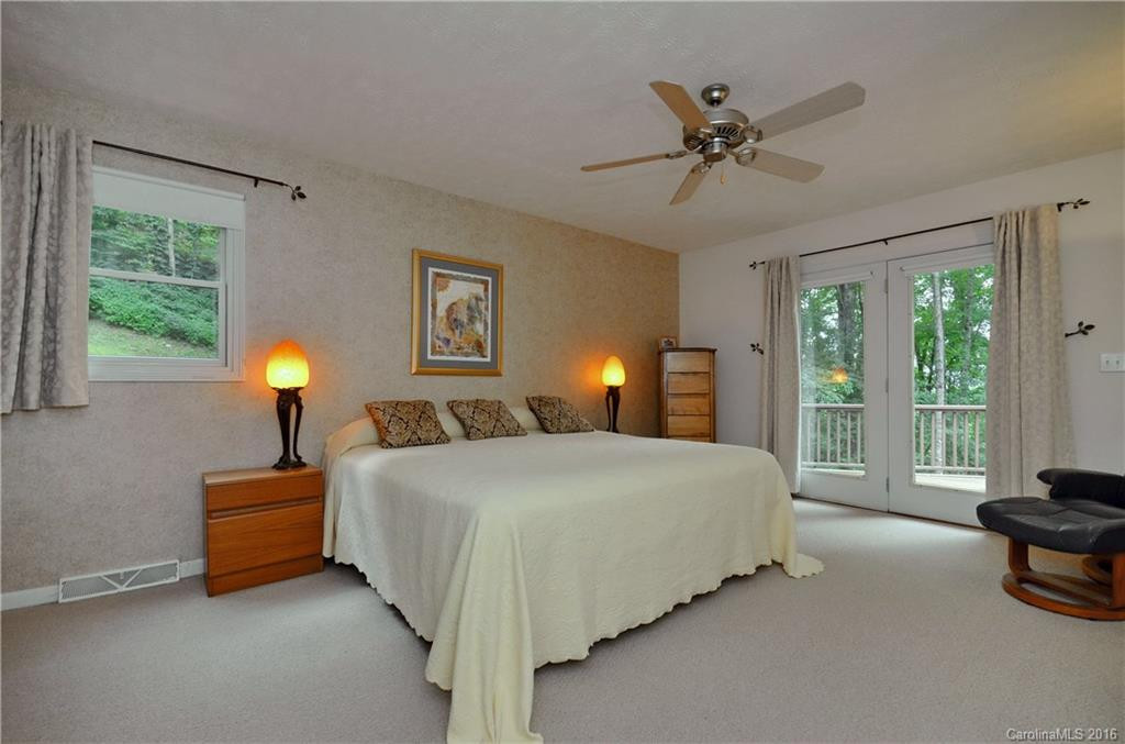 442 Presidential Drive - Photo 8