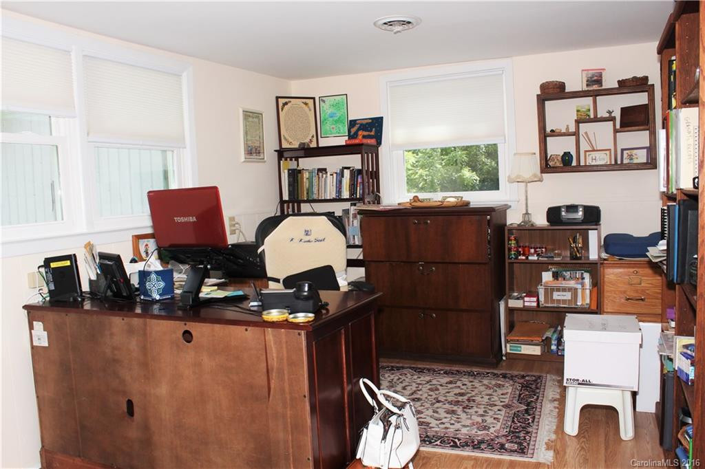 220 Hill Road - Photo 16