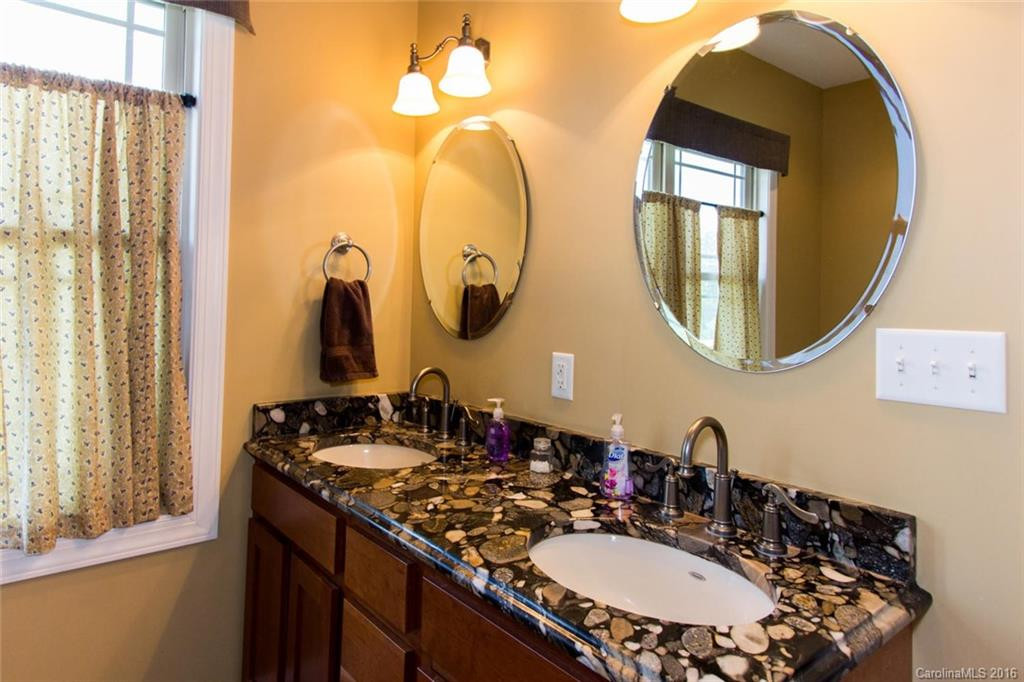39 Jupiter Hills Drive - Photo 12