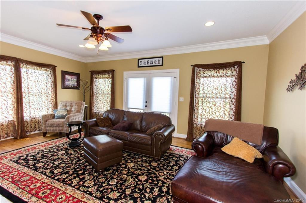 39 Jupiter Hills Drive - Photo 7