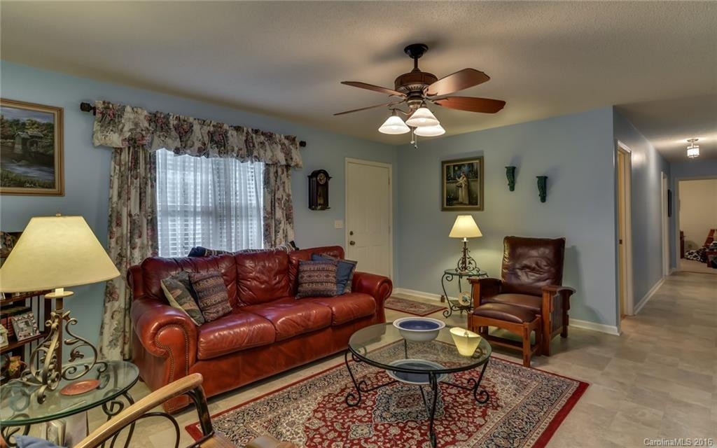 29 Bearwallow Road - Photo 3
