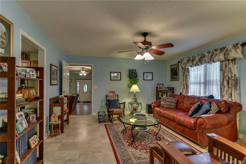 29 Bearwallow Road - Photo 4