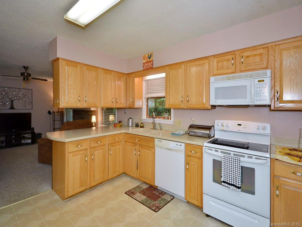 168 Surry Lane - Photo 3