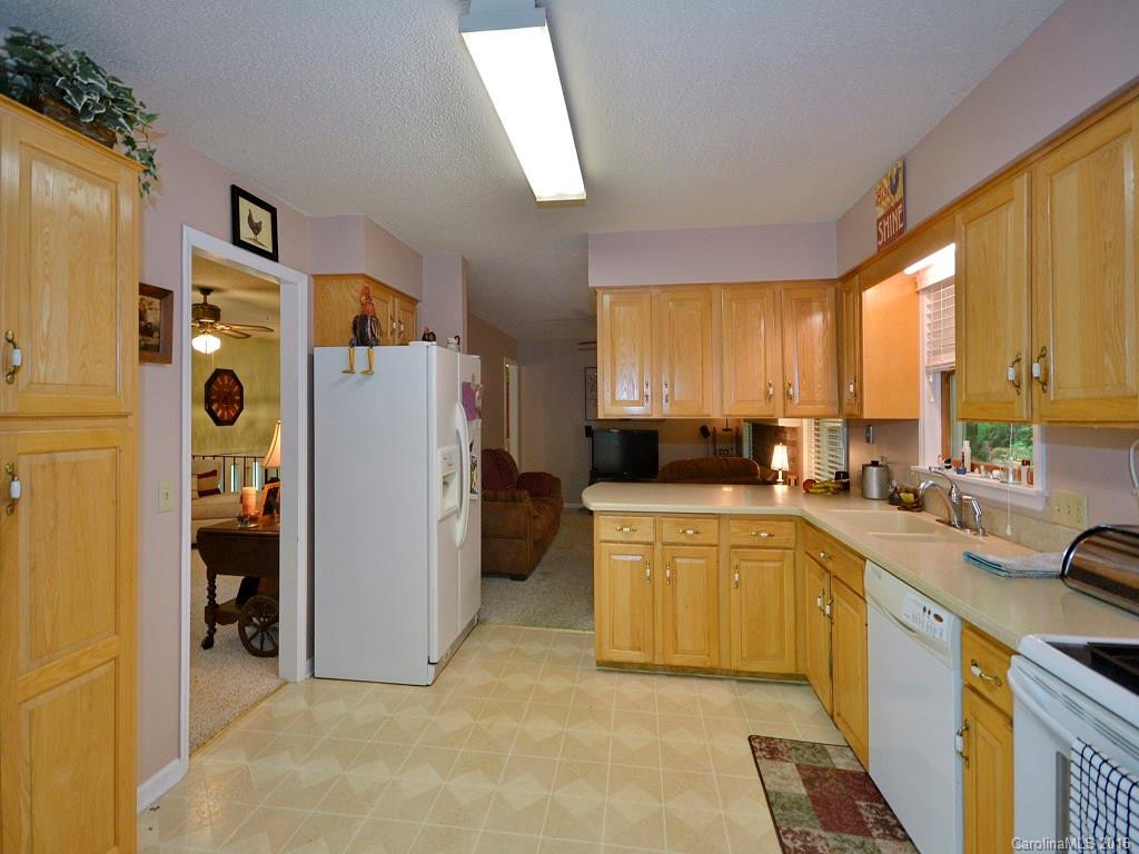 168 Surry Lane - Photo 4
