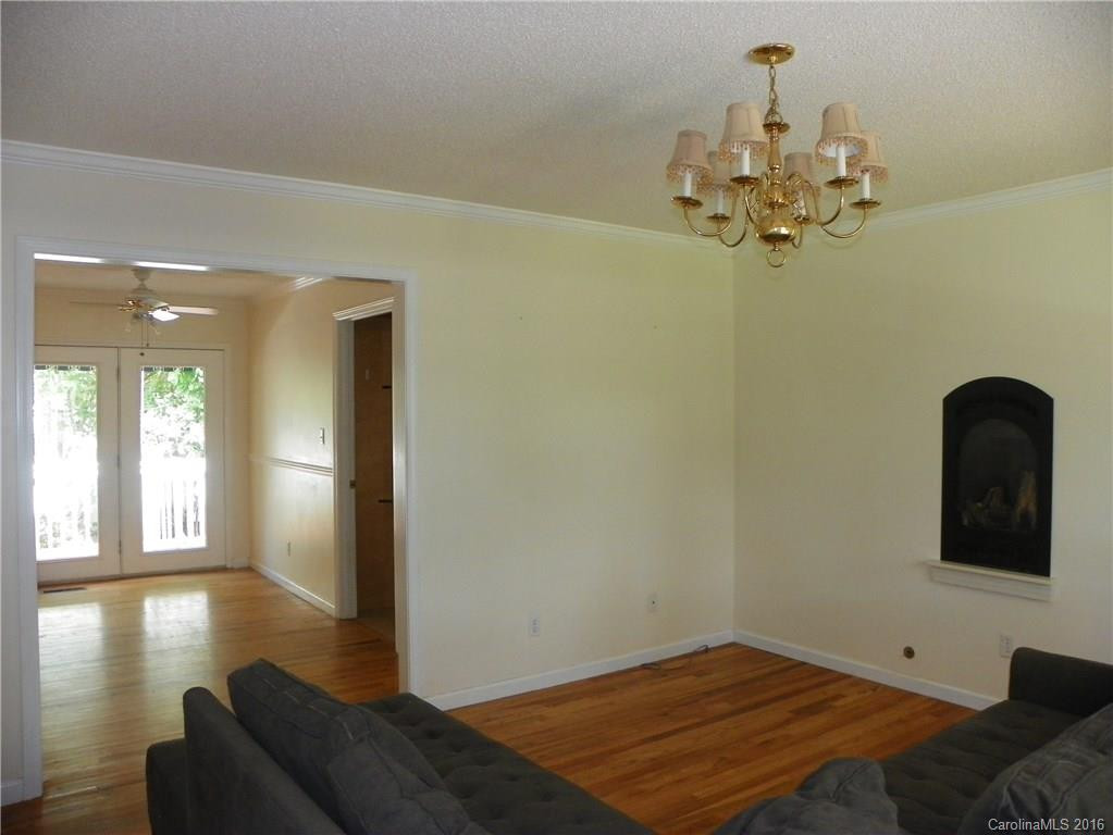 105 Onyx Drive - Photo 3