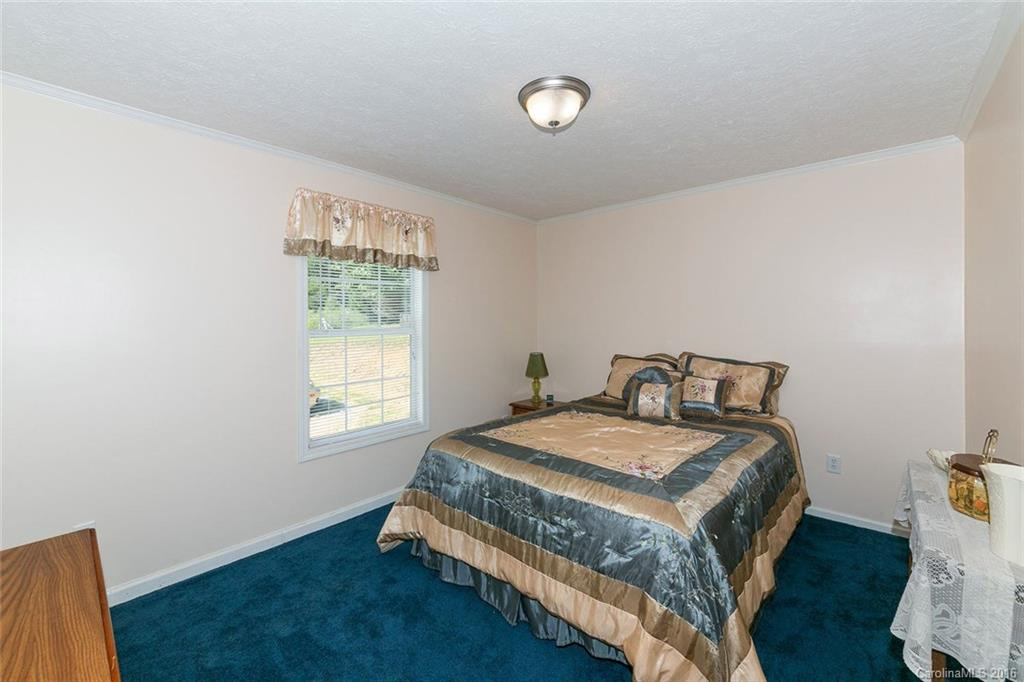 306 Staghorn Court - Photo 15