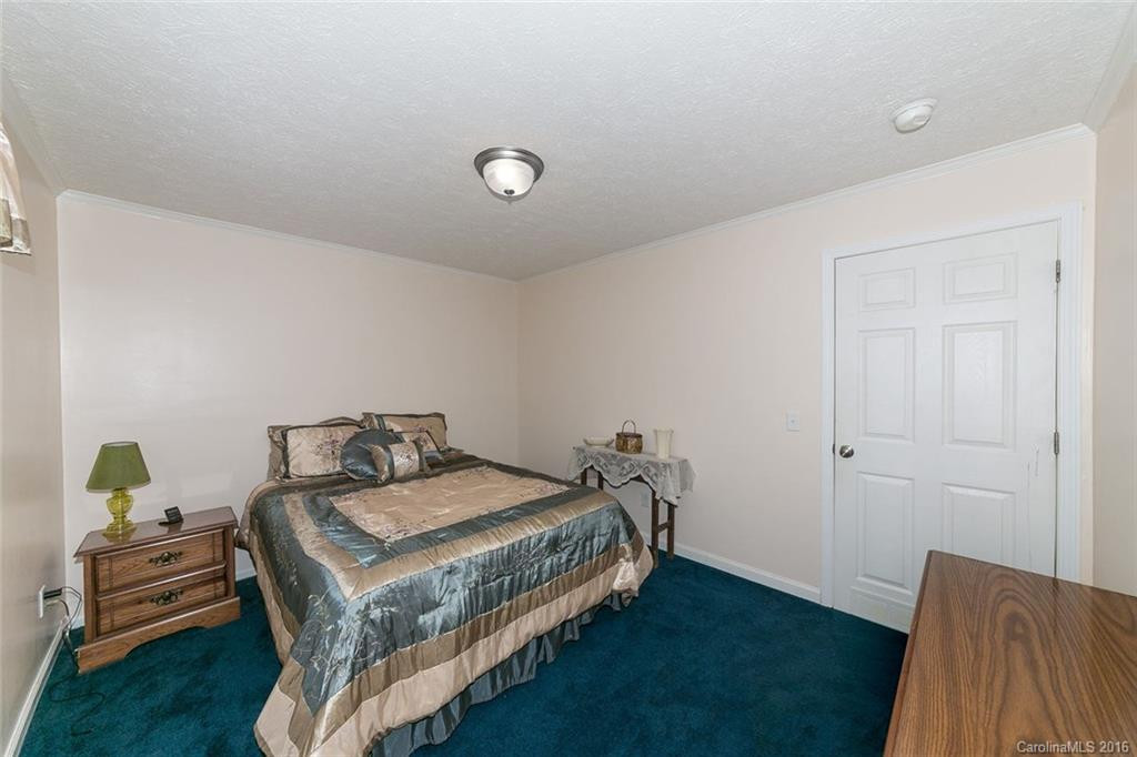 306 Staghorn Court - Photo 16