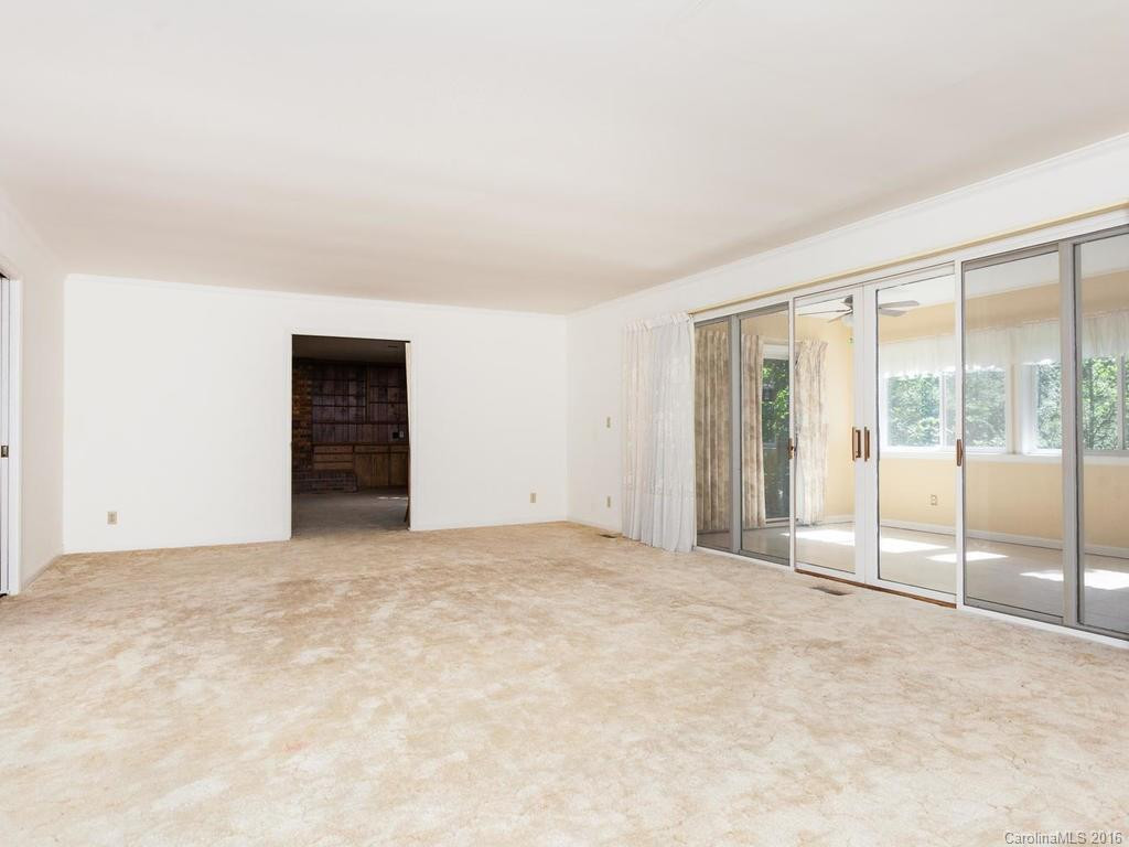 208 Heathcote Road - Photo 2