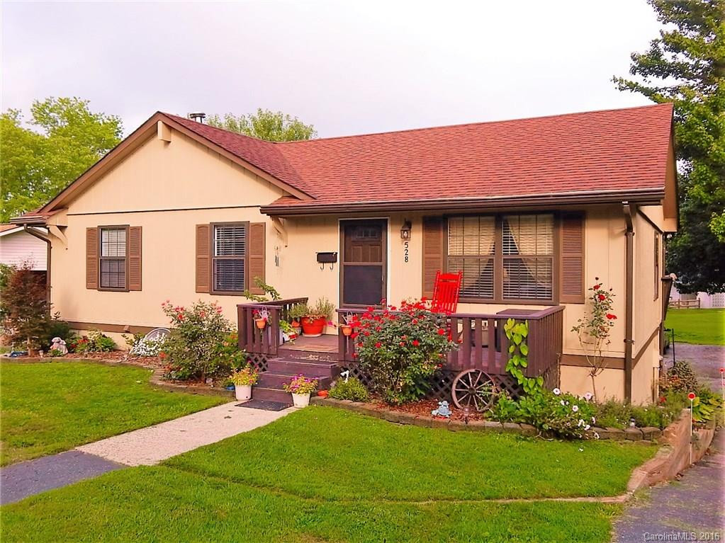 528 Country Club Road