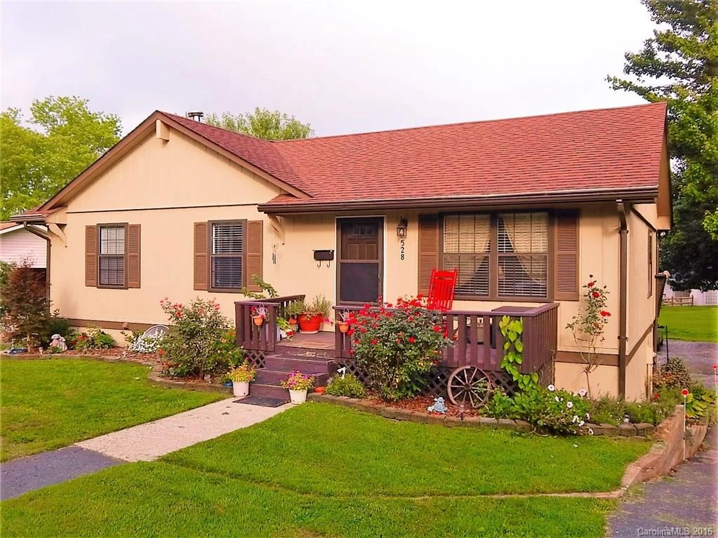 528 Country Club Road