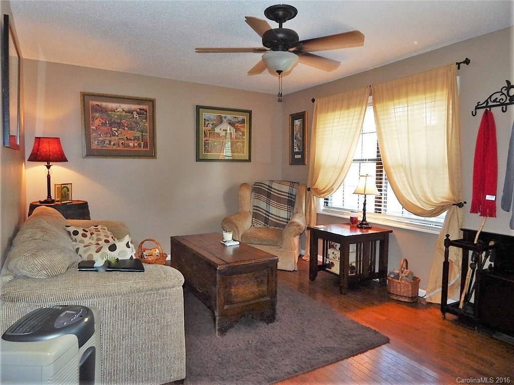 528 Country Club Road - Photo 6