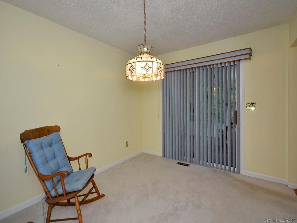 3 Weston Lane - Photo 3