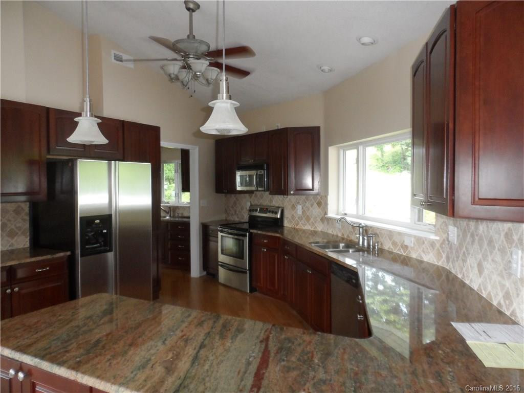 16 Court View Lane - Photo 2