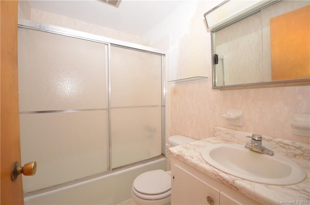 530 Whispering Hills Drive #1 - Photo 2