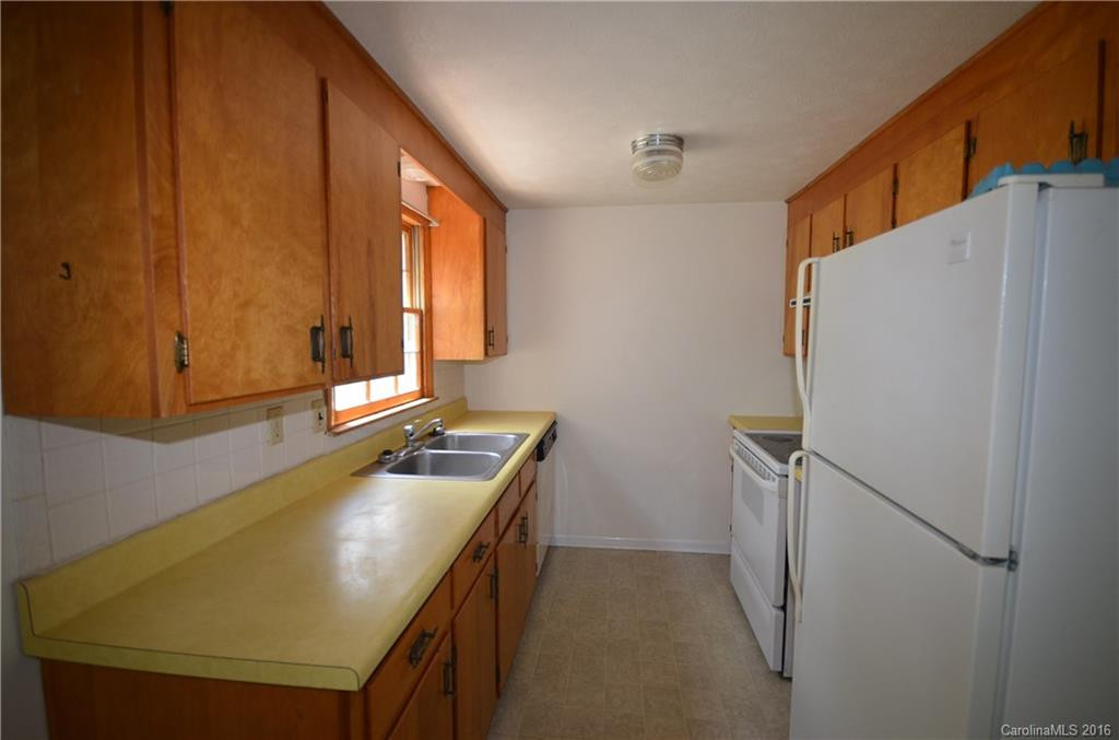 530 Whispering Hills Drive #1 - Photo 3