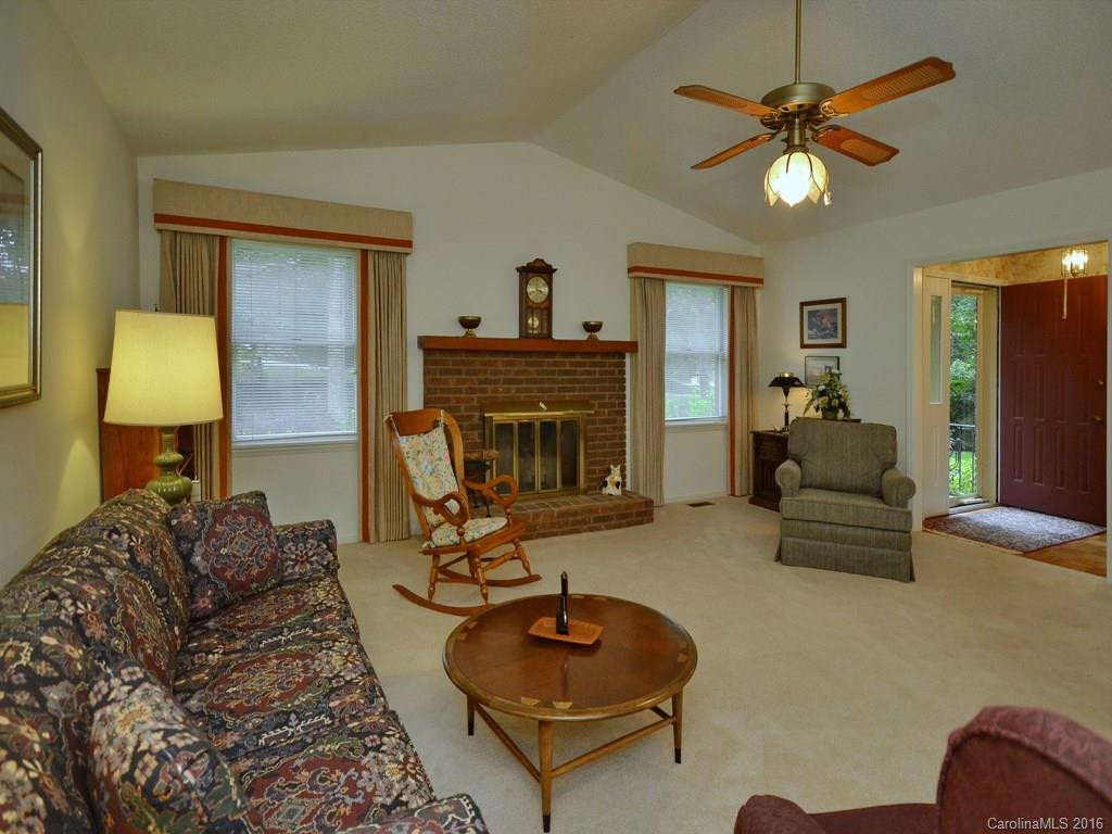 13 Foxhorn Court - Photo 11