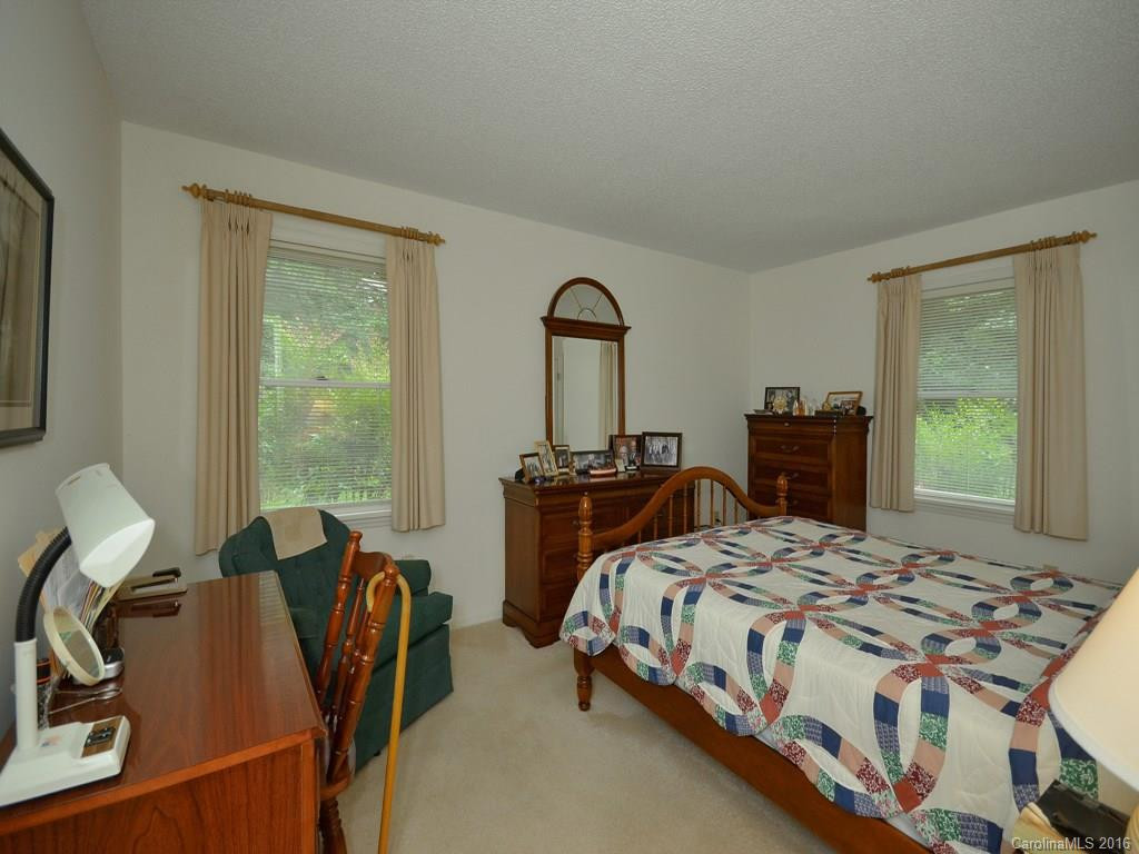 13 Foxhorn Court - Photo 14