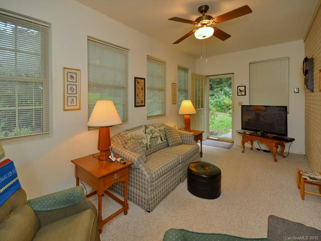 13 Foxhorn Court - Photo 8