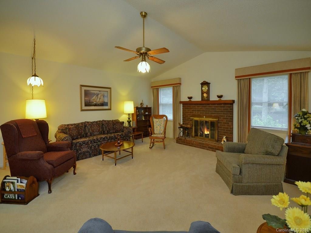 13 Foxhorn Court - Photo 10