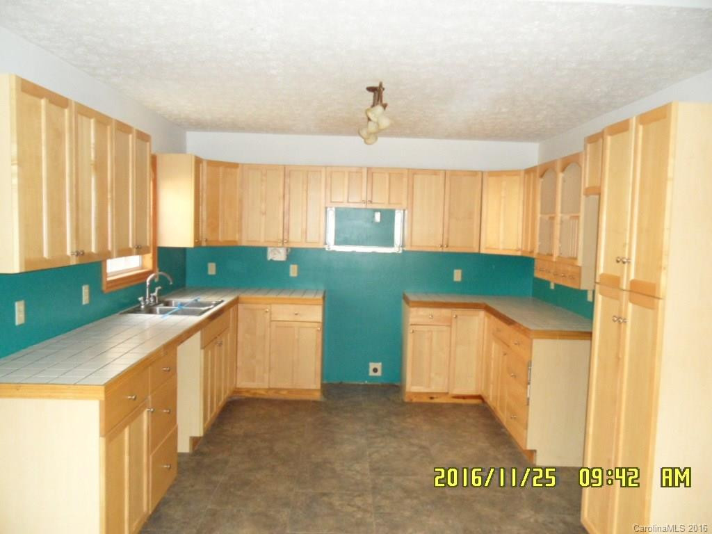 191 Timberhill Drive - Photo 3