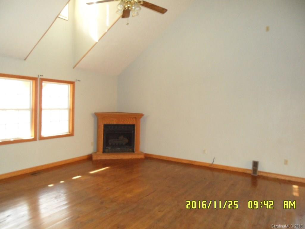 191 Timberhill Drive - Photo 4
