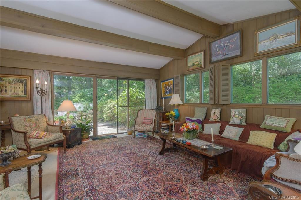 28 Forest Road - Photo 2