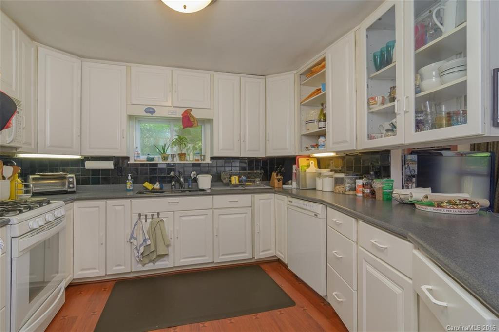 28 Forest Road - Photo 6