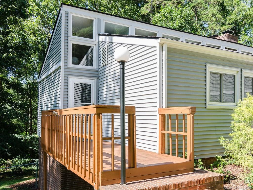32 Woodbury Road - Photo 2
