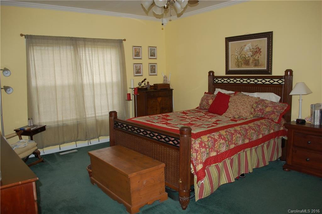 160 Carlton Drive - Photo 11