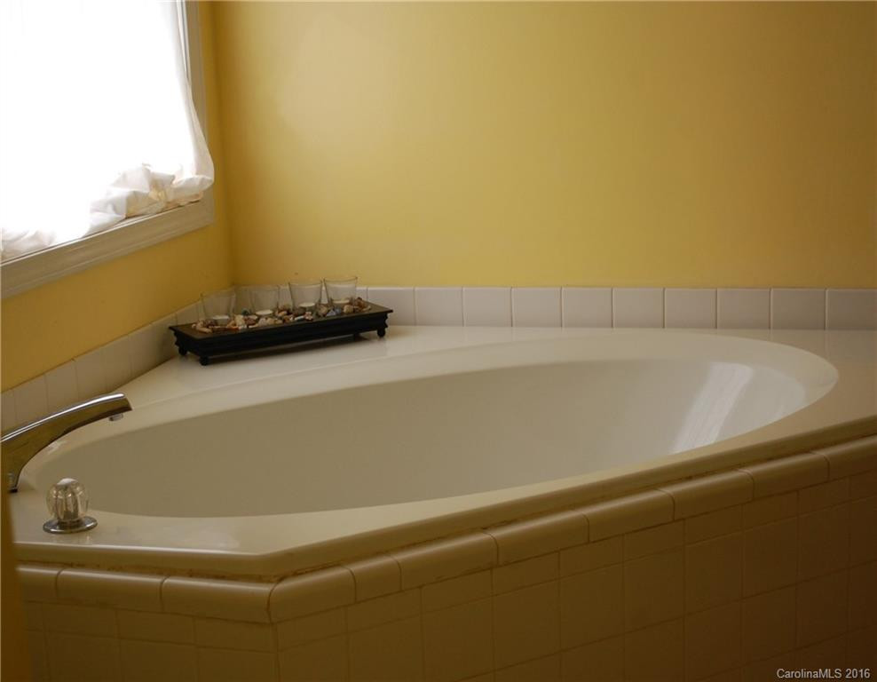 160 Carlton Drive - Photo 13
