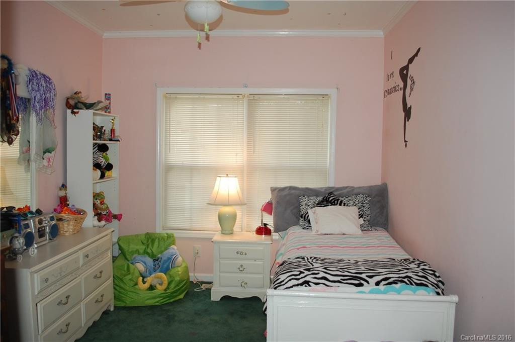 160 Carlton Drive - Photo 14
