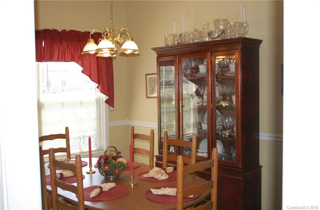 160 Carlton Drive - Photo 7