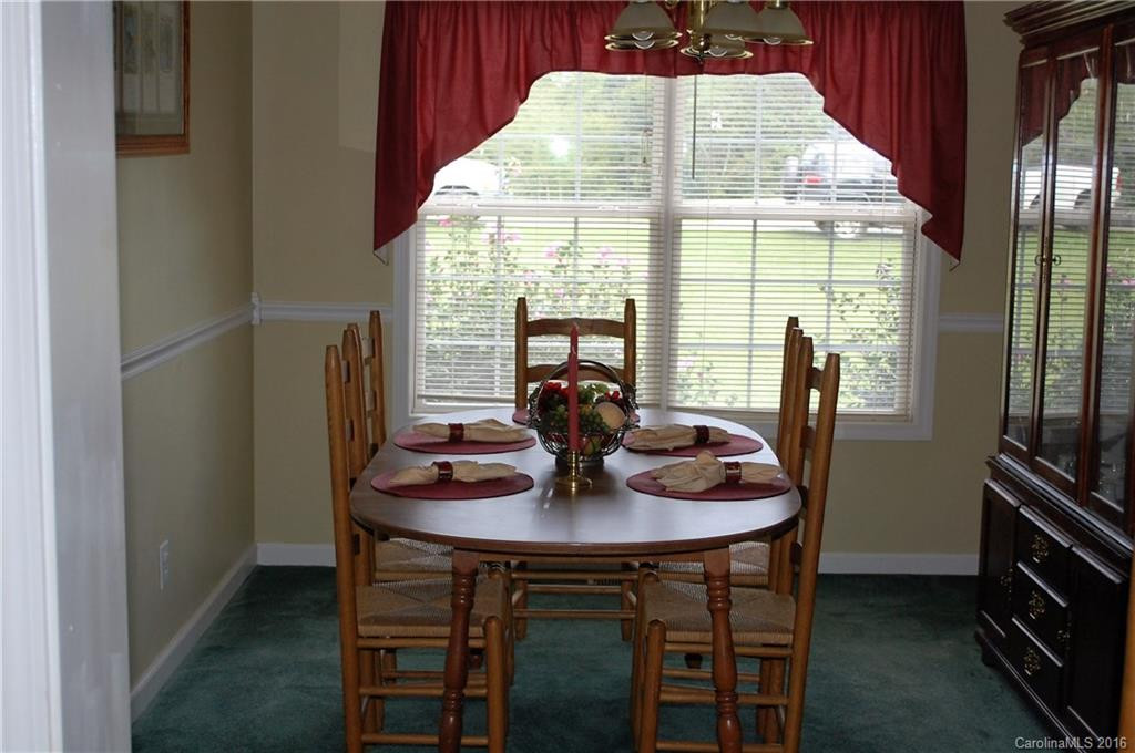 160 Carlton Drive - Photo 8