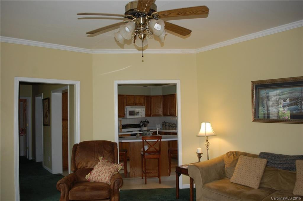 160 Carlton Drive - Photo 9