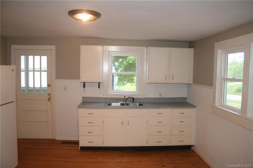 140 Curtis Parker Road - Photo 5