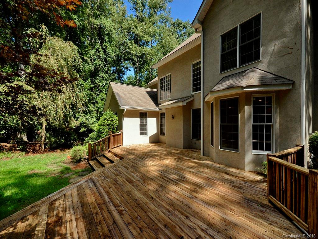 25 Willow Road - Photo 4