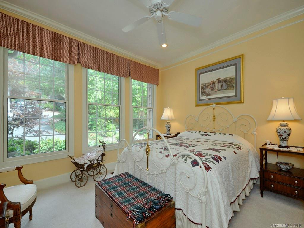 204 Crestview Drive - Photo 14