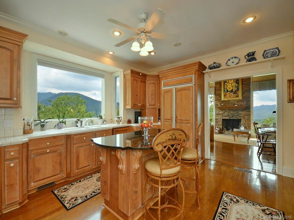 204 Crestview Drive - Photo 5