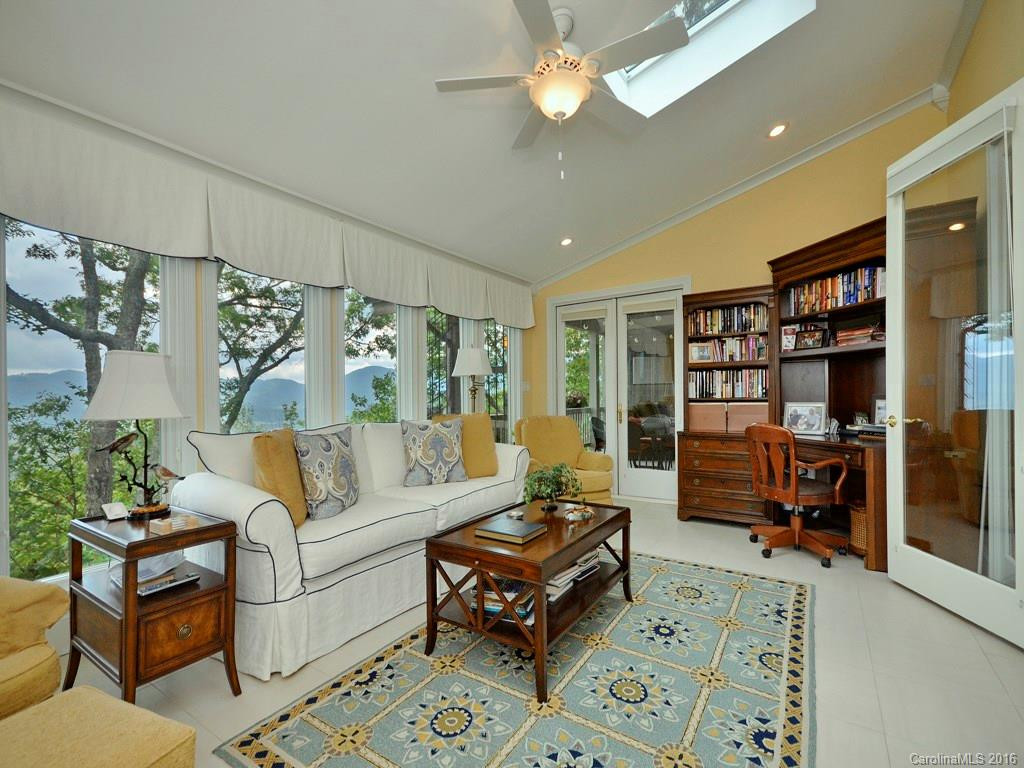 204 Crestview Drive - Photo 9