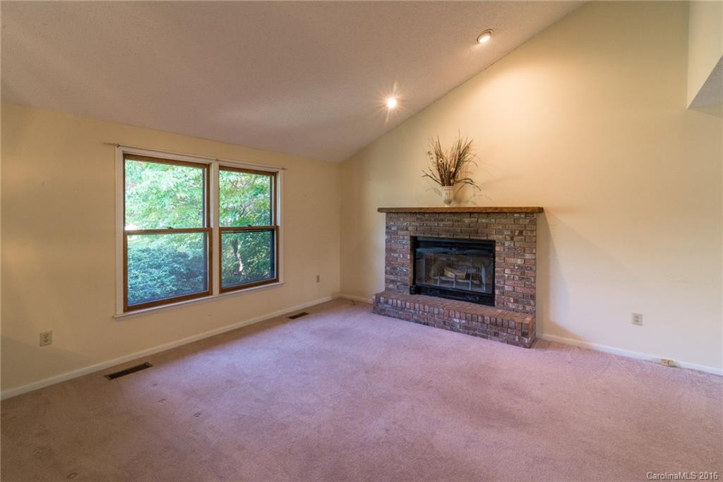 21 Dogwood Grove - Photo 4