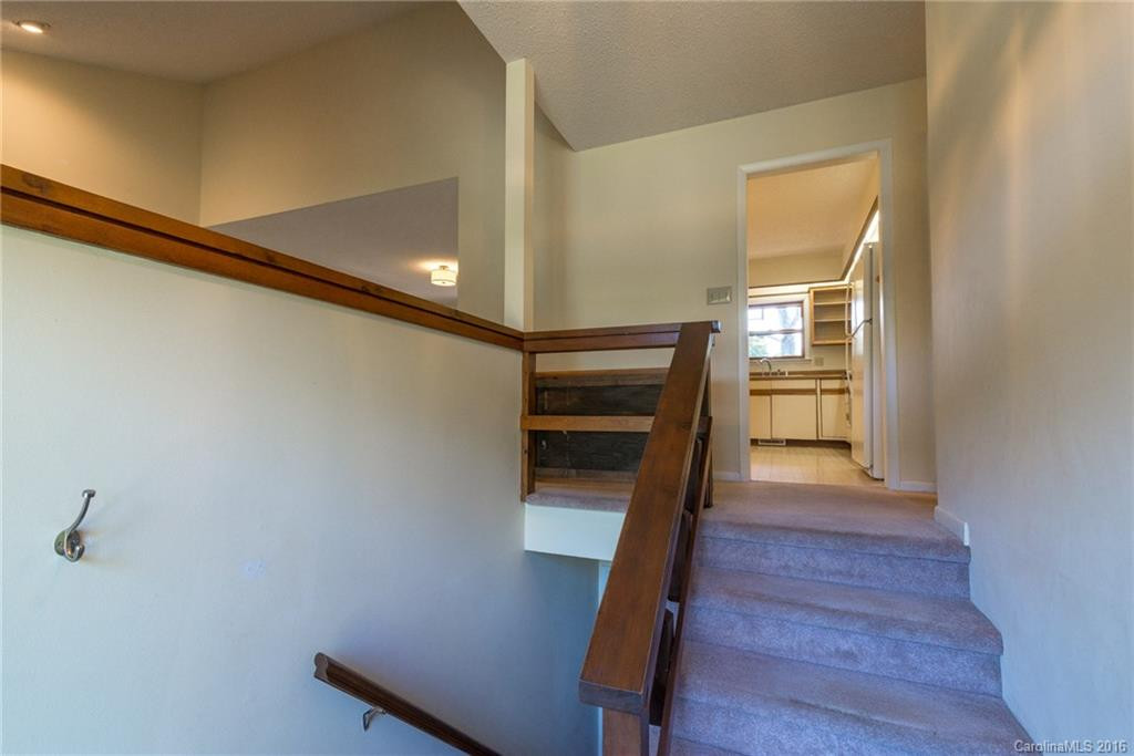 21 Dogwood Grove - Photo 7
