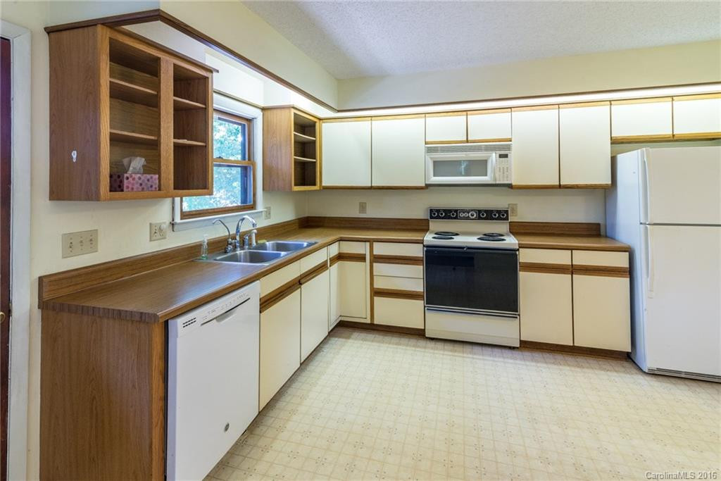 21 Dogwood Grove - Photo 8
