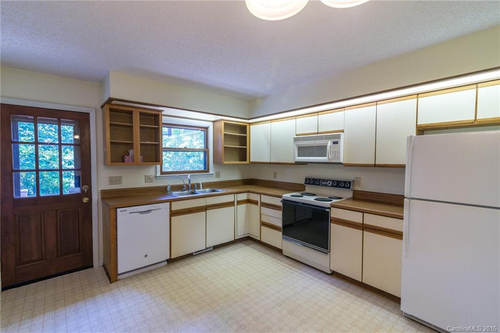 21 Dogwood Grove - Photo 9