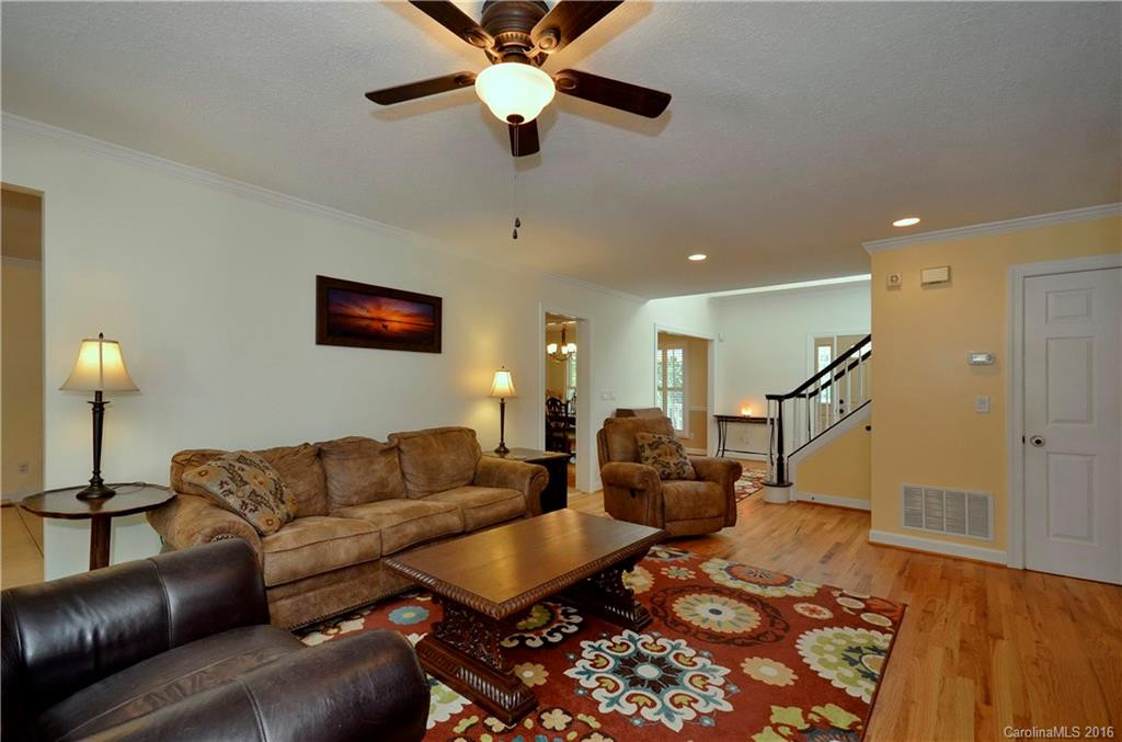 23 Huntington Chase Drive - Photo 4