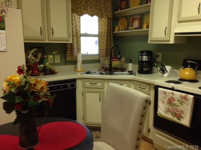 15 Beechnut Drive - Photo 4