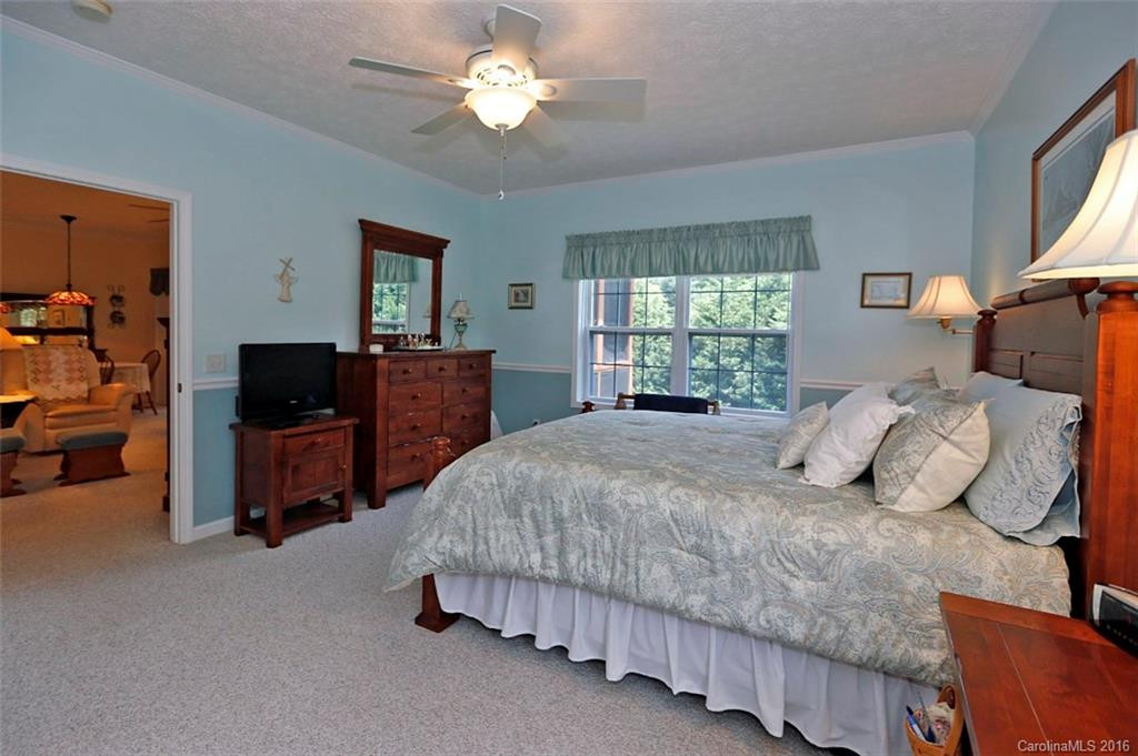 109 Hamlet Park - Photo 13